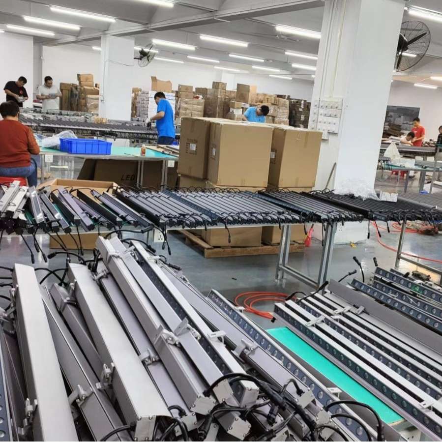 LED防炫光洗墙灯带挡板户外防水DMX512外控洗墙灯RGBW景观亮化