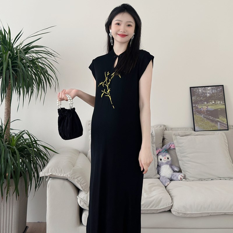 新中式孕妇夏季旗袍连衣裙2025新款国风刺绣针织裙优雅显瘦外出穿