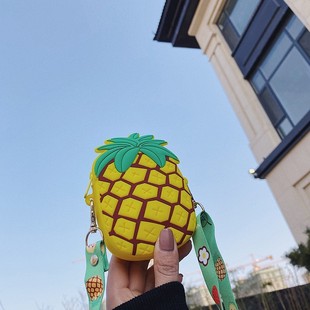 儿童小包小女孩斜挎包草莓可爱z公主宝宝零钱包卡通少女迷你单肩