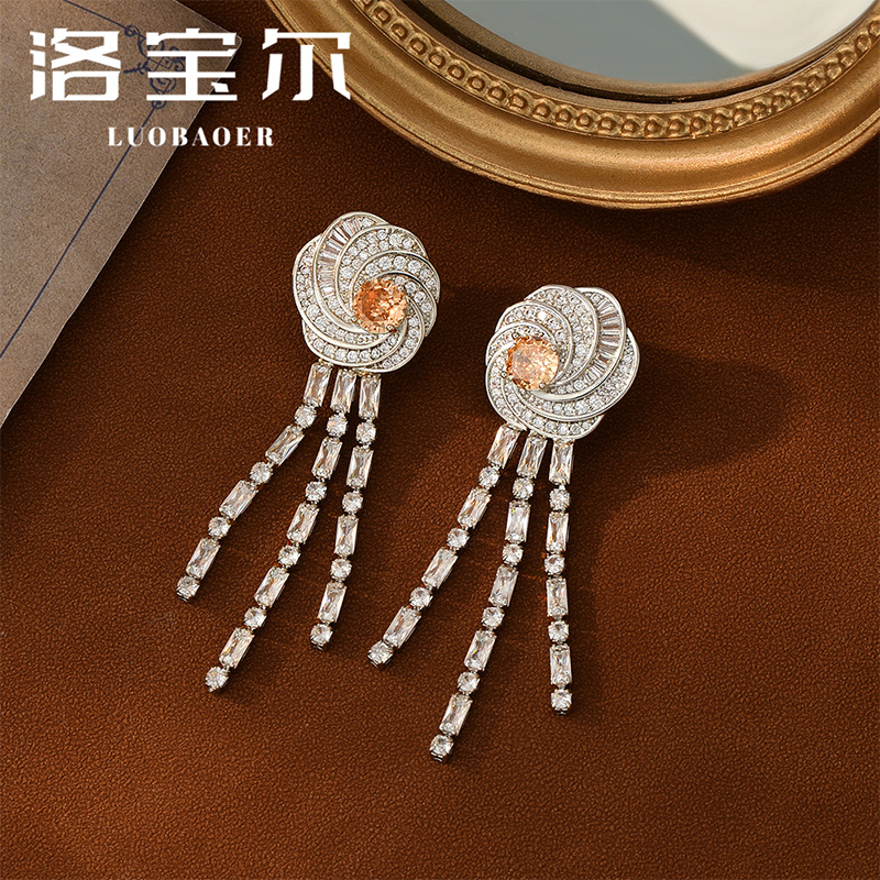 洛宝尔铜合金奢华风女耳钉