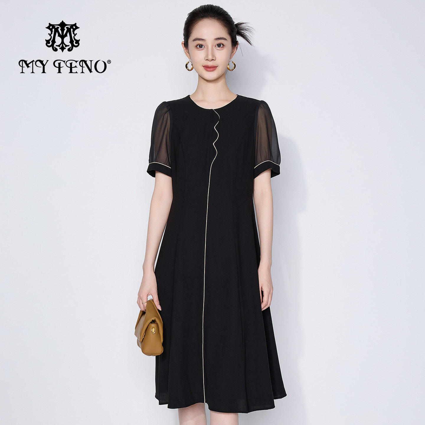 马天奴黑色圆领短袖收腰连衣裙