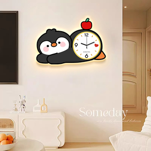 Card yue卡通可爱企鹅客厅挂钟现代餐厅创意壁挂时钟静音免打孔钟