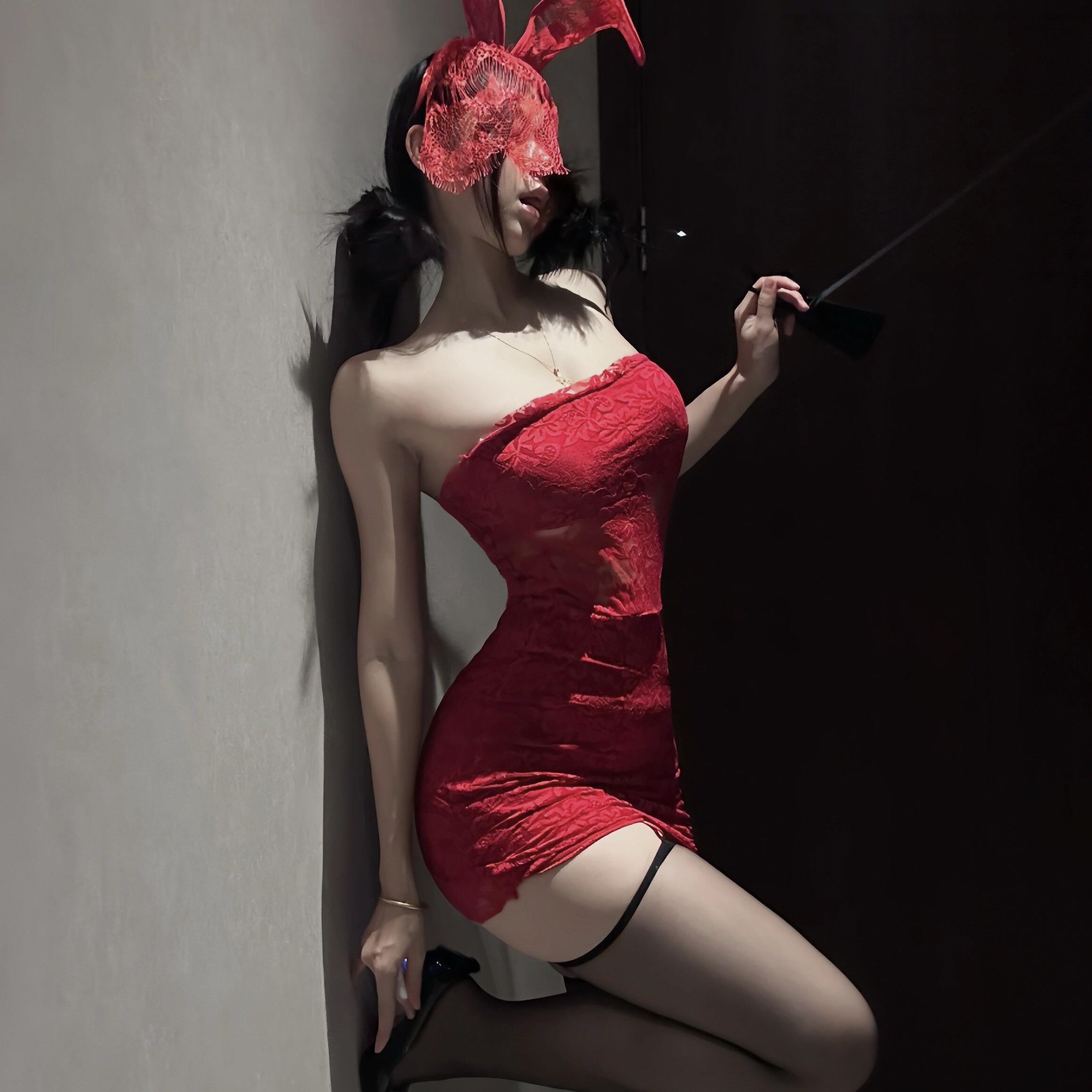 性感红色夜店性感睡裙蕾丝修身抹胸睡衣抹胸裙透视露肩包臀连衣裙