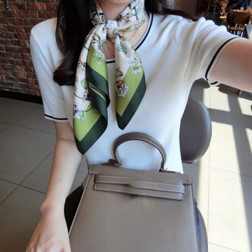 女士丝巾时尚百搭围巾复古韩版大方气质围脖高档四季薄款方巾护颈