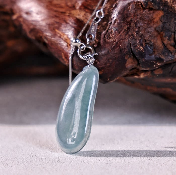 【新年珠宝节】18k金镶嵌天然A货翡翠福瓜挂件吊坠 KBR051018004