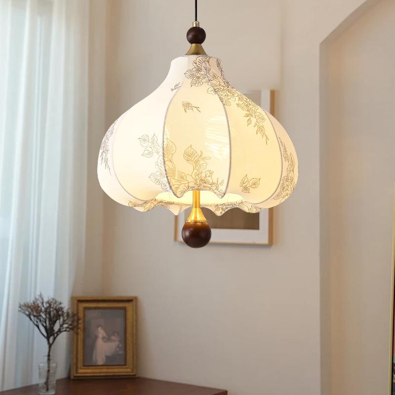 法式复古中古餐厅布艺吊灯复古花纹印花实木卧室衣帽间吧台栗子灯