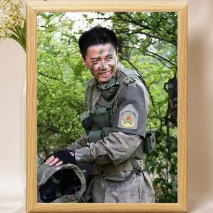 士兵突击袁朗战士摆台相框军人摆件军人装饰画军人礼物周边装饰画