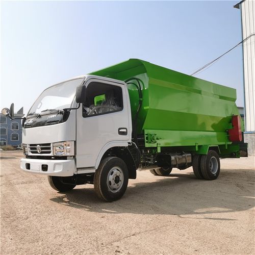 柴油料箱7方撒料车养殖场双侧出料投料机自走式卸草省人工喂料机