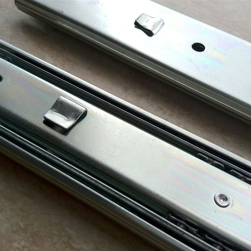 卡扣滑轨卡口抽屉滑轨金属工具箱柜挂插J三节轨双面挂钩固定轨道