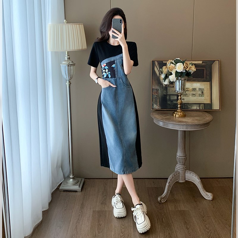 超好看牛仔拼接连衣裙女夏季高级感收腰显瘦印花过膝长款休闲裙子
