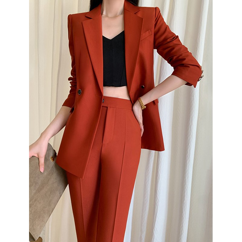 橘红色高级感西装套女秋季