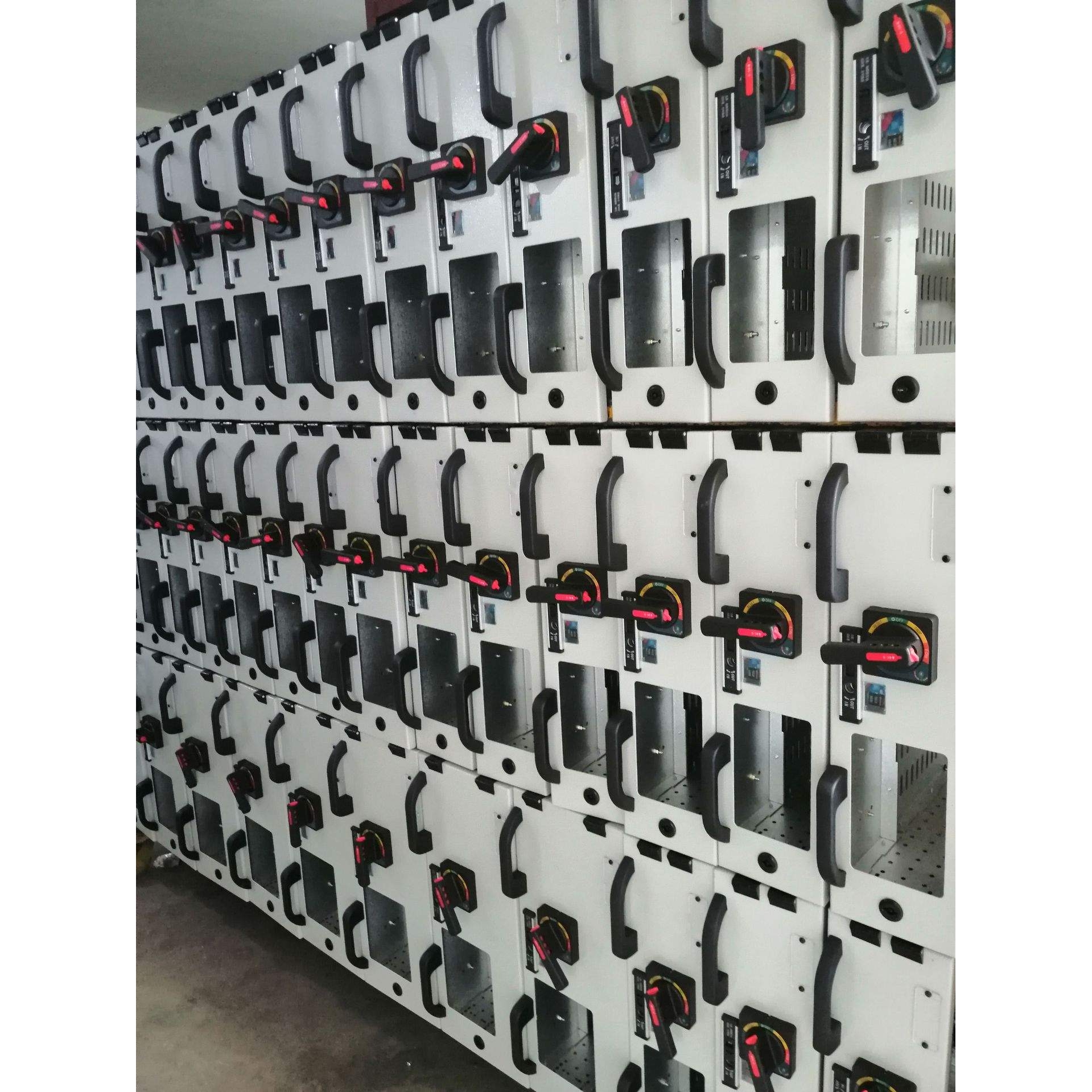 GCS抽出式开关柜外壳 抽出式开关柜柜架