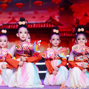 俏元夕儿童演出服正月十五夜戏鱼灯汉服女童舞蹈表演鱼灯道具服装