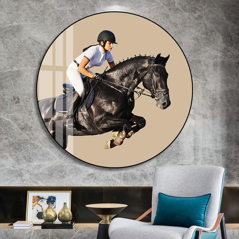 立即成功现代客厅挂画美国美女骑马入口圆形装饰画研究马壁画