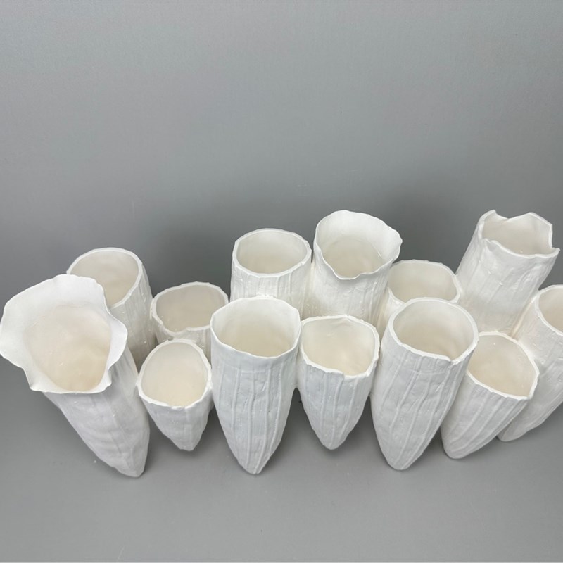 现代简约手工白色陶瓷摆件花器软装创意设计家居客厅桌面酒店样板