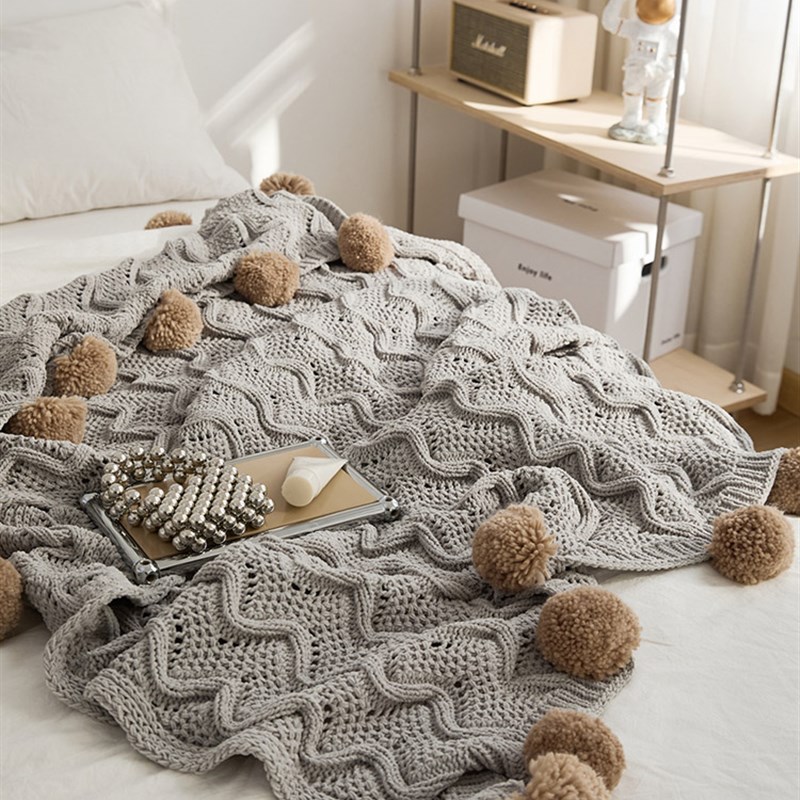 四季款毛球针织盖毯抱枕柔软舒适披肩毯沙发毯单双人卧室飘窗毯子