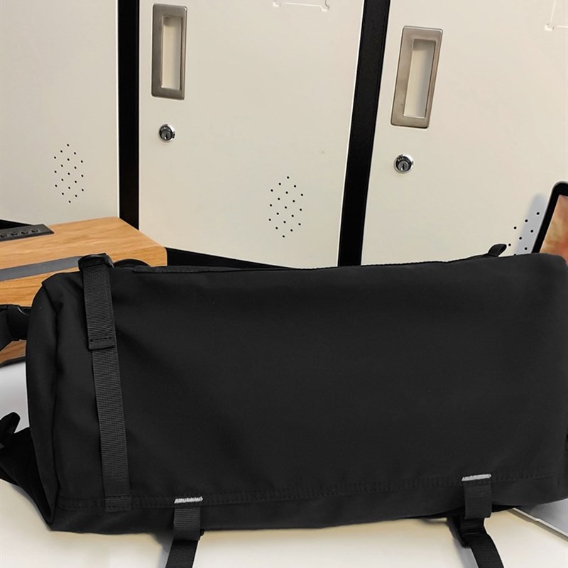 单肩包男士日系小众尼龙斜挎包男款户外休闲潮牌防水简约运动背包