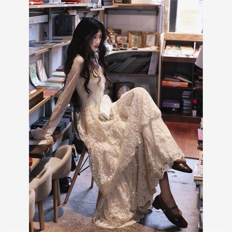 法式复古轻婚纱蕾丝蛋糕裙重工V领连衣裙气质打底长款长裙大裙摆,模玩/动漫/周边/娃圈三坑/桌游,lolita洛丽塔连衣裙,淘宝优惠券,粉丝福利购,淘宝优惠卷