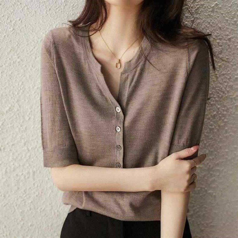 轻奢大气圆领薄款短袖T恤衫女夏季宽松大码减龄半袖针织衫上衣