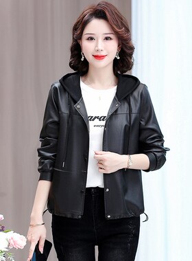 m18秋季连帽衫皮衣短款中年妈妈装带帽子J中老年女秋冬装c96皮外