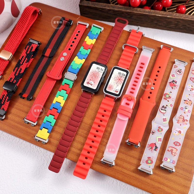 适用华为手环10/9/8表带新年大红色合集马年硅胶磁吸腕带八九十代通用NFC版替换手表带高级感ins风创意本命年