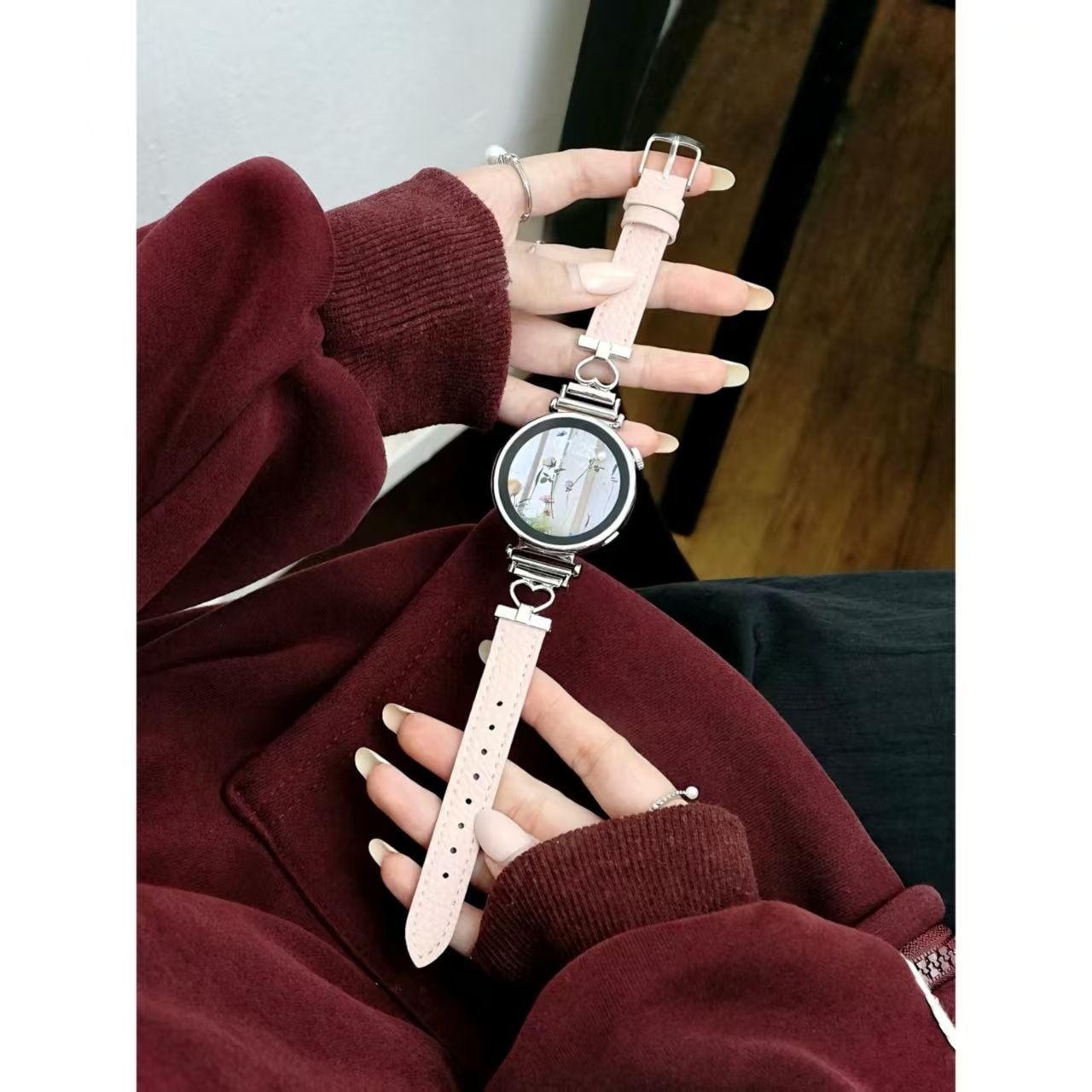 适用华为GT5可爱金属爱心拼皮手表带GT234荣耀SE皮质针扣手表带