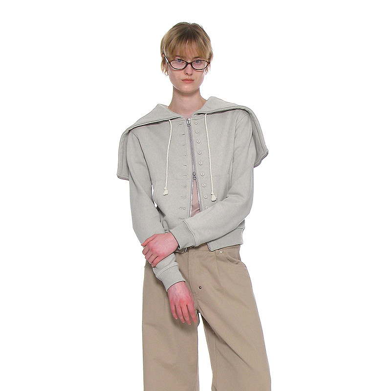 可拆卸斗篷压花短款连帽卫衣