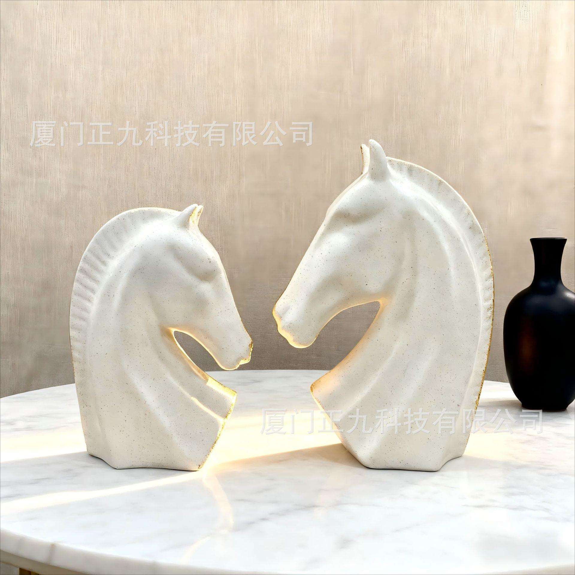 跨境树脂马头马首简约白桌面玄关装饰摆件办公客厅艺术工艺品摆饰