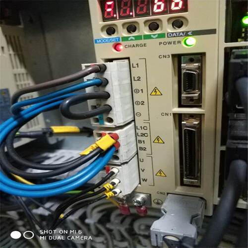 SGDV-180A11A安川驱动器SGDV-2R8A11B SGDV-1R6A11B SGDV-280D01A