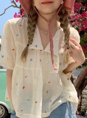 法式小众短款泡泡袖上衣温柔风甜美风D2022年新款刺绣娃娃衫女夏