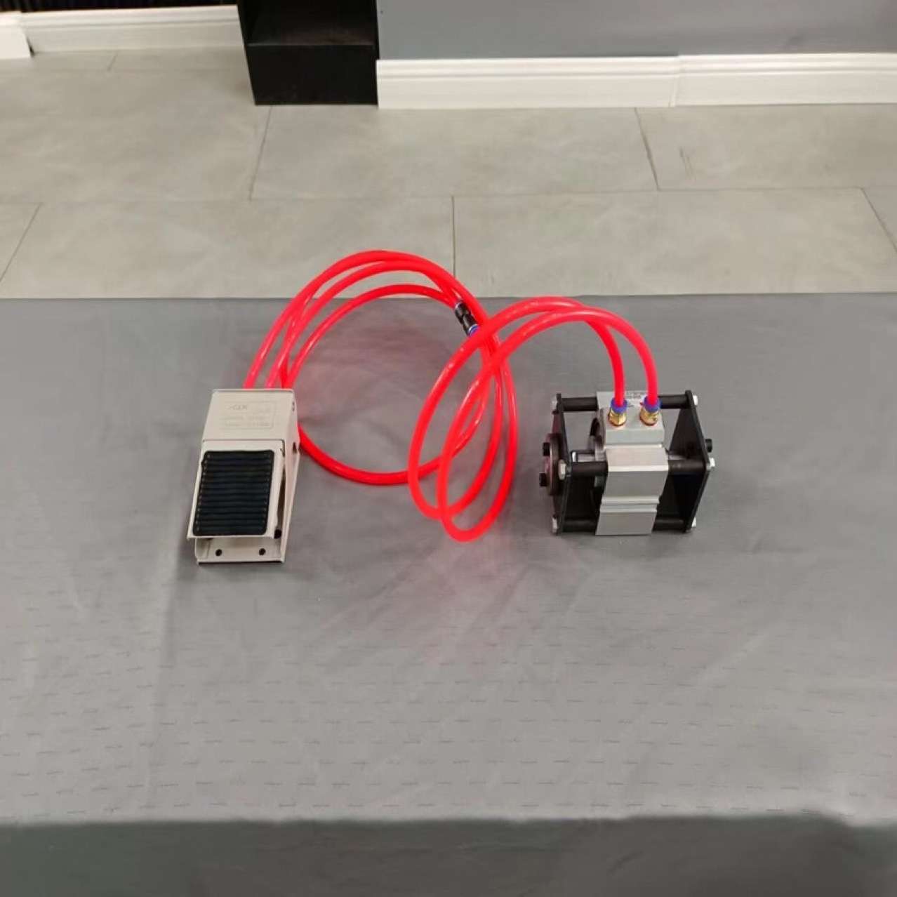 木工便携式封边带冲孔机三合一孔位贴片机板式家具定数环美贴片机