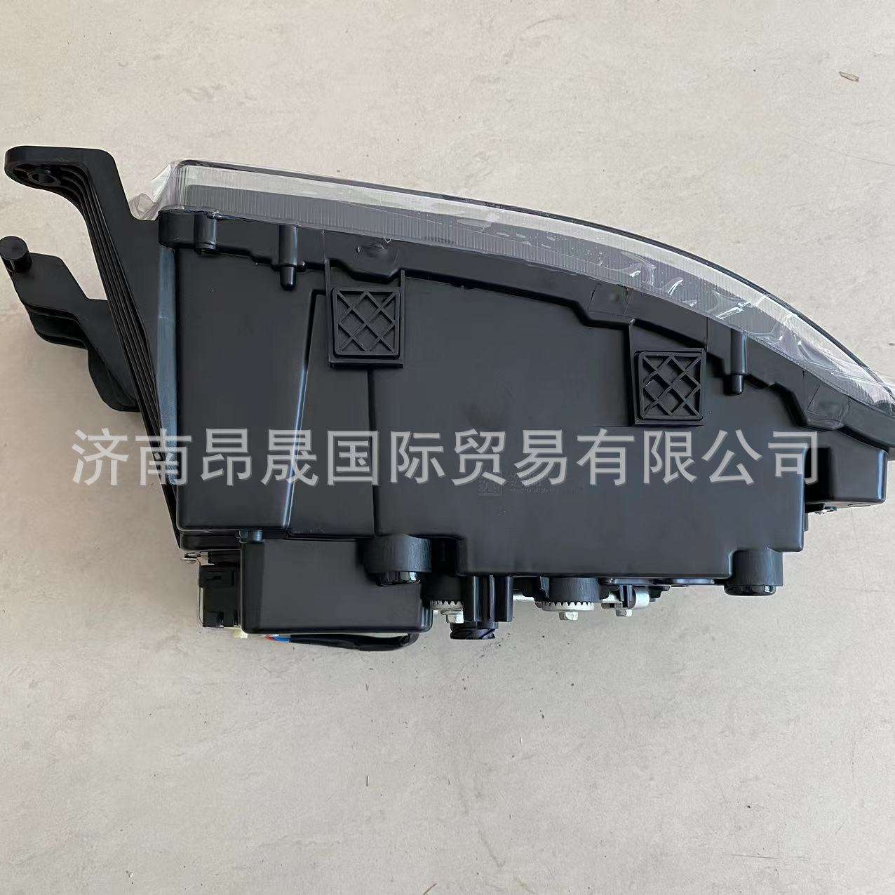 重汽HOWO T7H 汕德卡C7H C9 G7 配件AZ962272000011LED前照灯总成