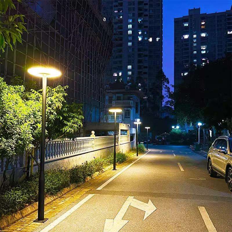 太阳能户外灯新型庭院灯照明灯别墅小区花园大功率高杆景观灯路灯