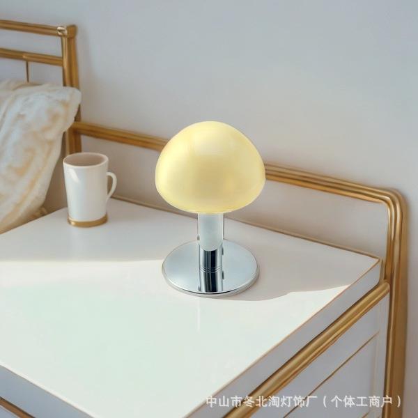 跨境创意节日氛围灯卧室装饰摆件小夜灯升级款触摸充电款小夜灯