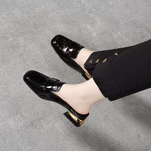 包头拖鞋女外穿2025欧美风方头低跟平底凉拖牛皮方扣乐福鞋懒人拖