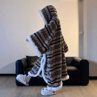 软糯毛绒连帽珊瑚绒睡衣女冬睡袍