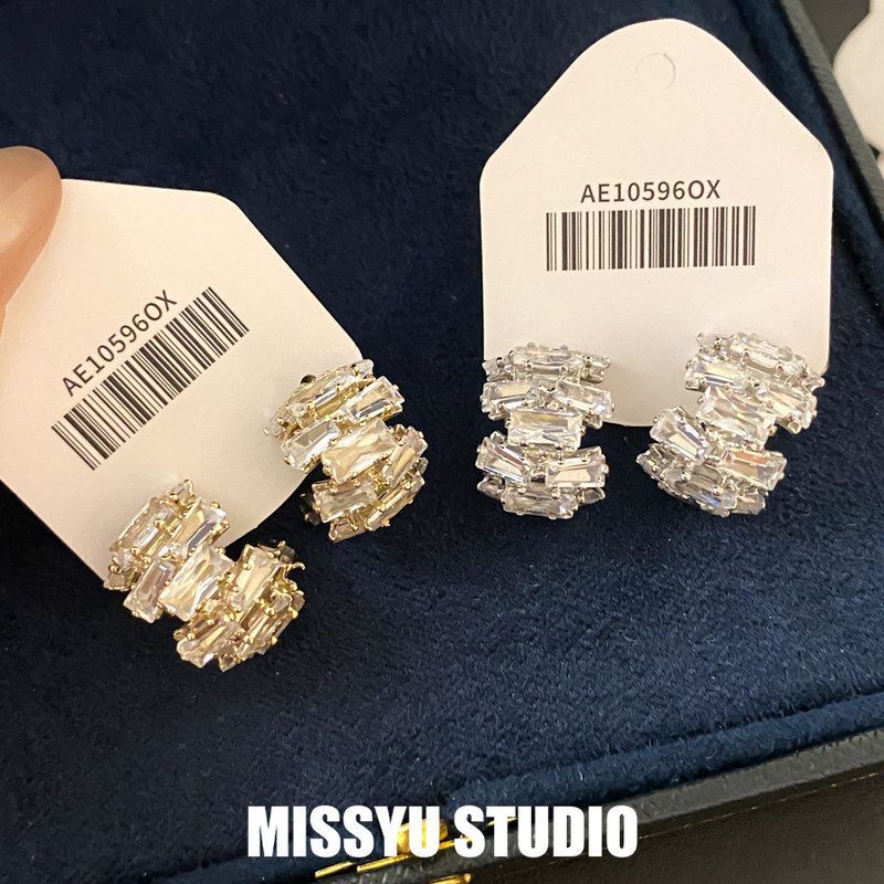 !极时尚简贵锆石方形简约闪耀