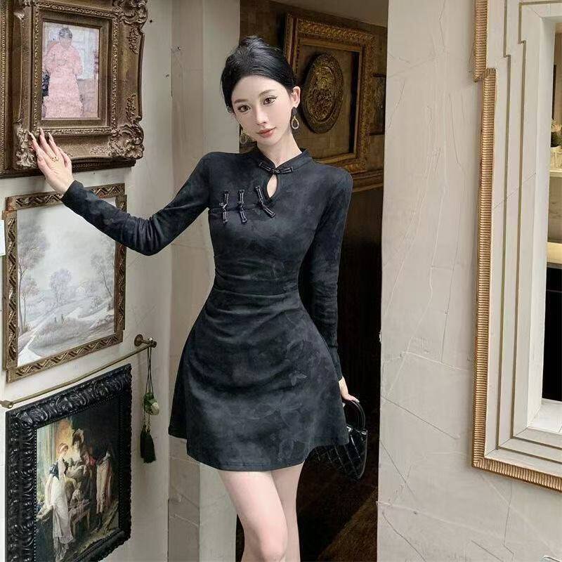 褶皱女旗袍新中式印花清冷磨毛小个子蝴蝶小黑裙感收腰连衣裙秋冬