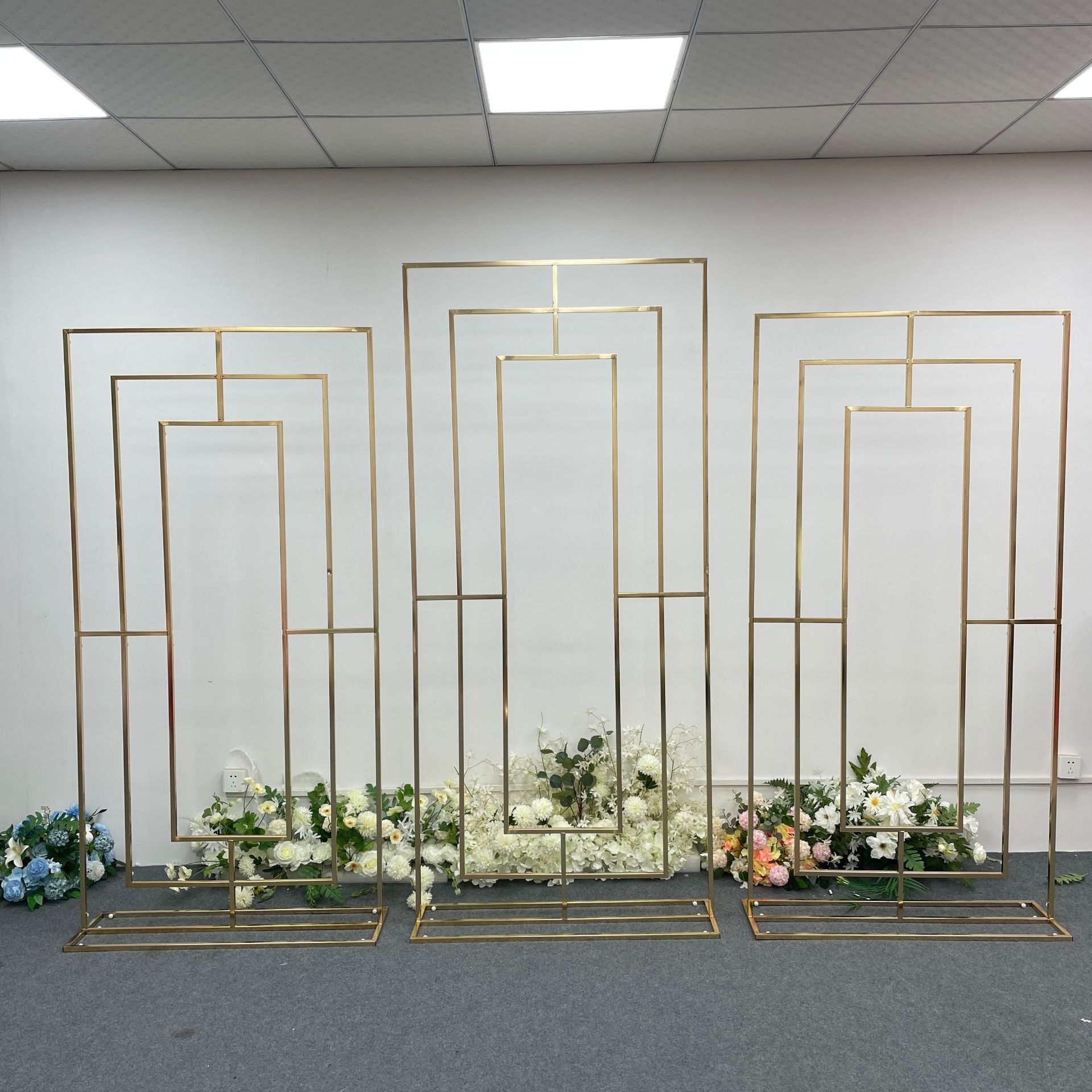 新款回形背景装饰拱门铁艺金色屏风架子户外婚礼舞台布置婚庆道具