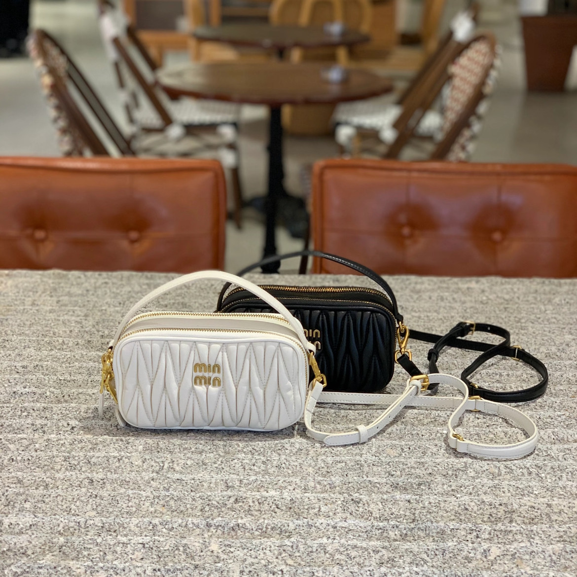 25新款复古褶皱相机包高级感小方包百搭单肩斜挎女包手提包