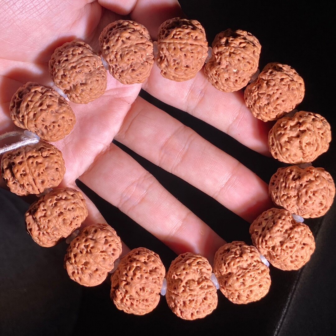 精品爆肉树王大金刚菩提手串珠文玩核桃男士生日礼物盘玩手链