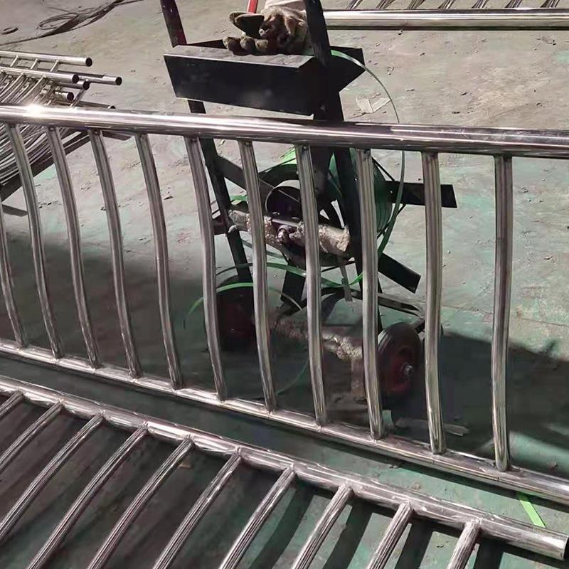 304不锈钢复合管护栏66桥梁防撞护栏不锈钢复合管护栏灯光护栏杆