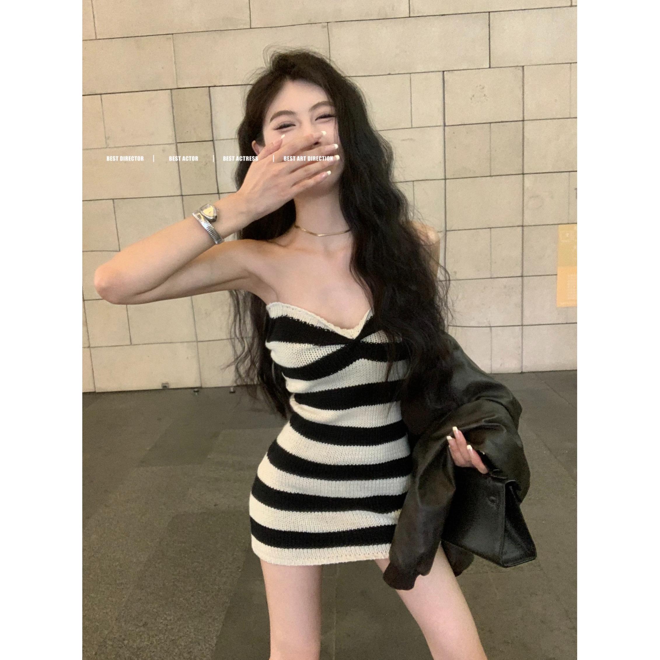 撞色条纹露背针织抹胸连衣裙女夏季修身毛衣短裙辣妹收腰包臀裙子