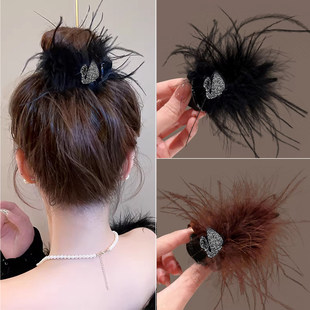 天鹅羽毛低丸子头盘发抓夹神器头饰2025新款后脑勺头发发夹发饰女