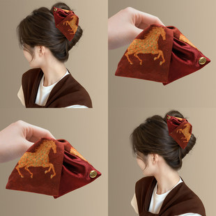 马到成功马年头饰红色发饰喜庆新年小马三角抓夹过年鲨鱼夹发夹