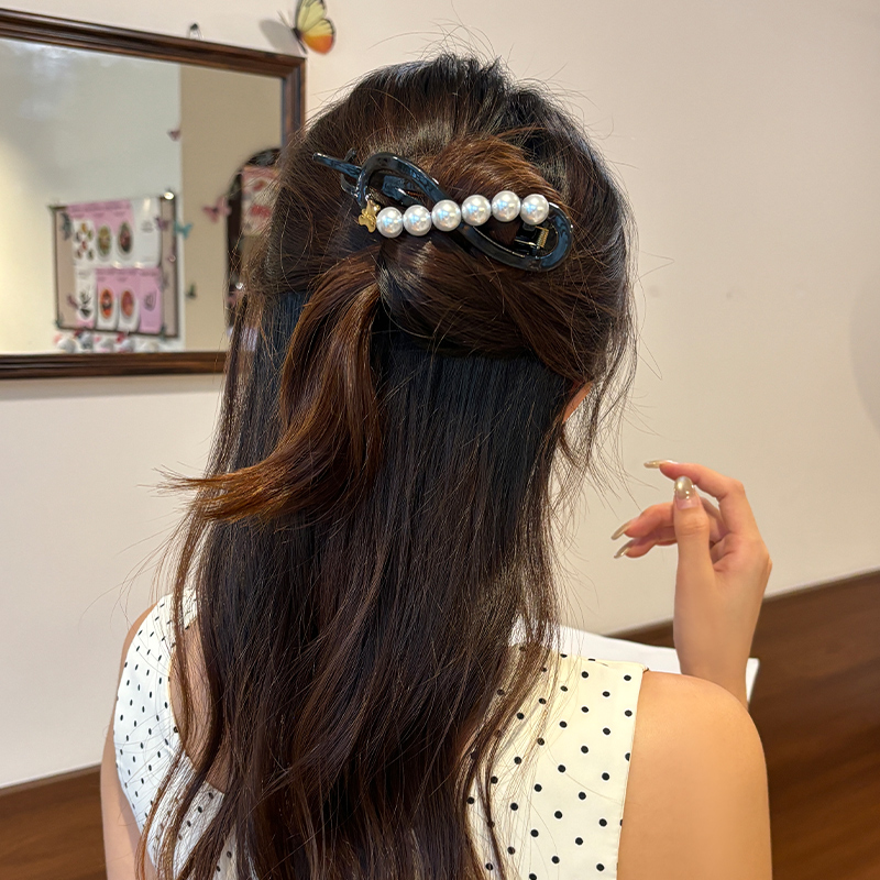 优雅珍珠一字抓夹女2025新款高级感高端扭扭夹发夹后脑勺盘发头饰
