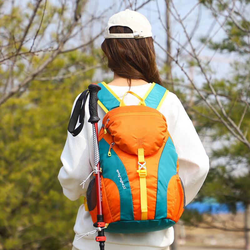 户外双肩包大容量登山包轻便男女款爬山包儿童旅行徒步背包防泼水