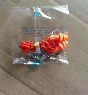 隔音连线耳塞100付1盒