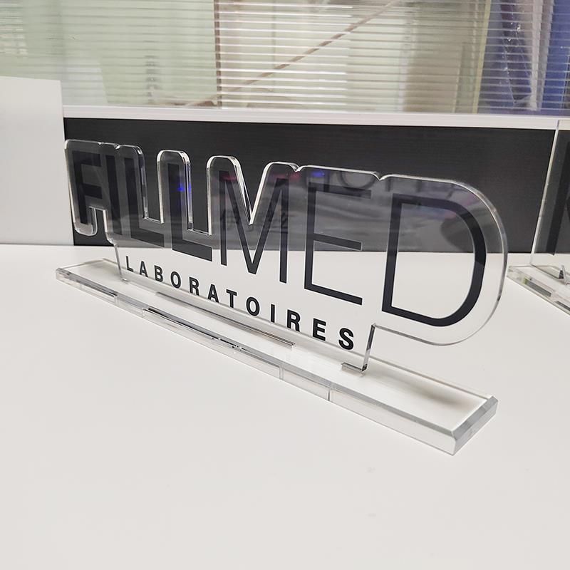 亚克力医美护肤品牌logo透明桌牌立体字企业LOGO桌面展示立牌台卡