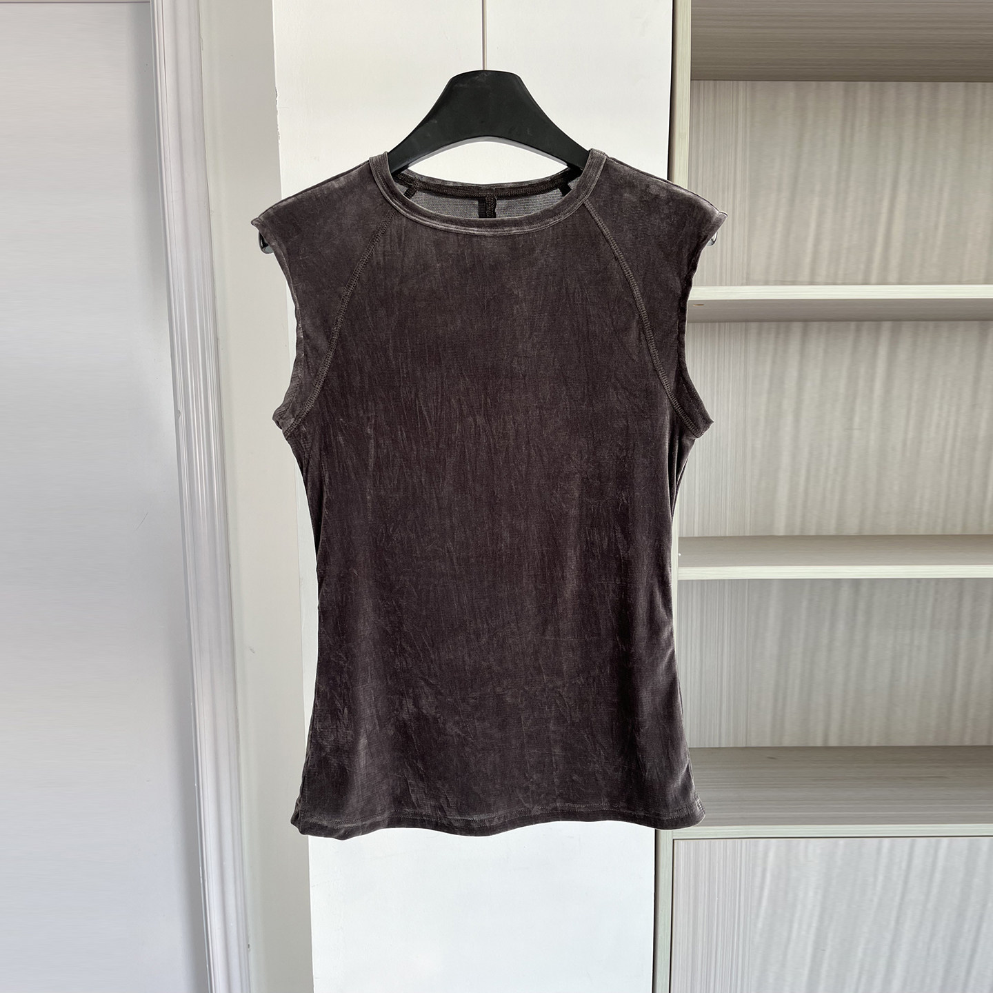 欧货美式2026春夏新款修身无袖丝绒背心女百搭舒适打底衫背心上衣,女装/女士精品,背心吊带,淘宝优惠券,粉丝福利购,淘宝优惠卷